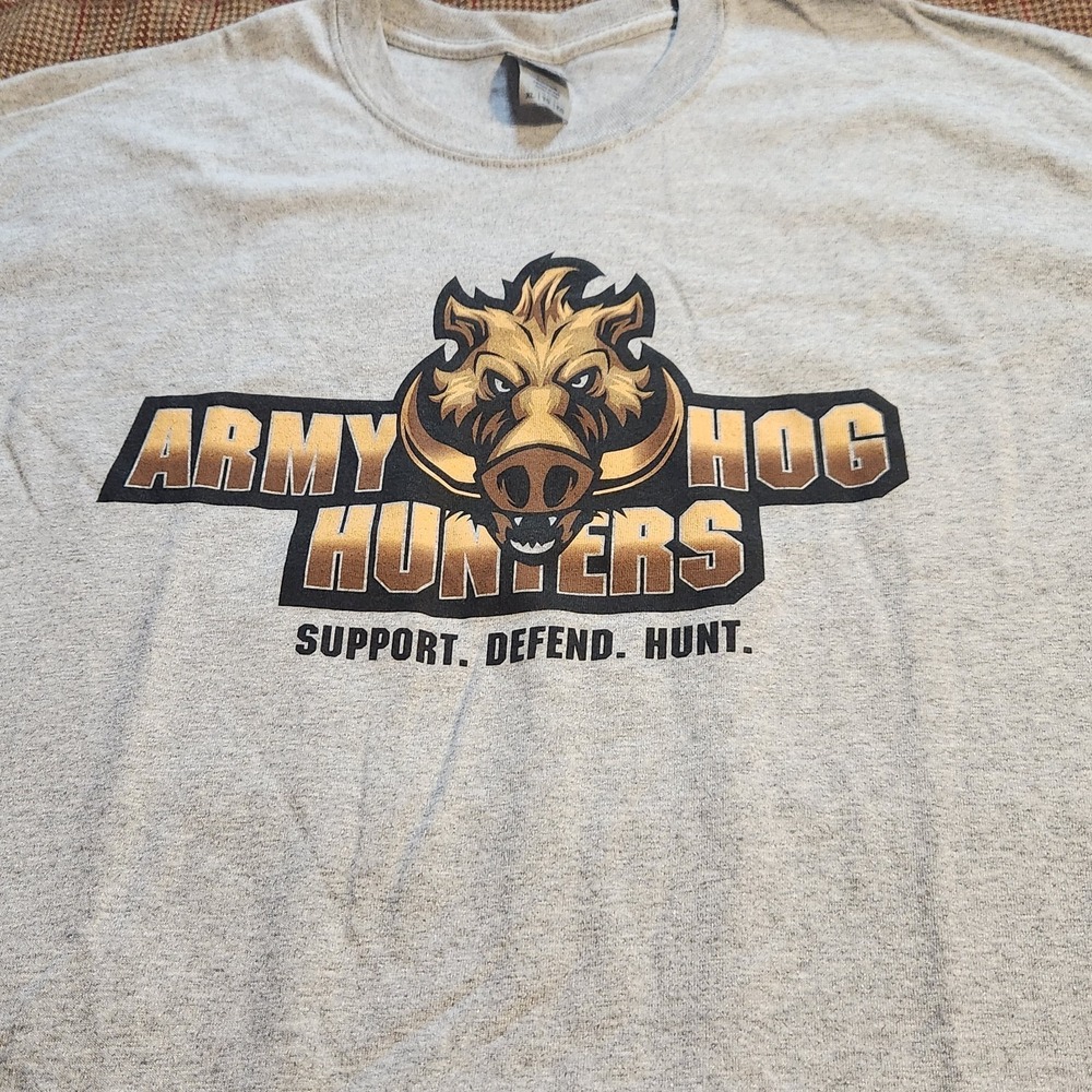 Army Hog Hunters Graphic T-Shirt XL Mens Grey Double Sided Gildan Dry Blend NWOT - Picture 2 of 7
